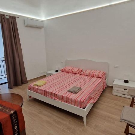 Casa Mary Apartment เชฟาลู ภายนอก รูปภาพ