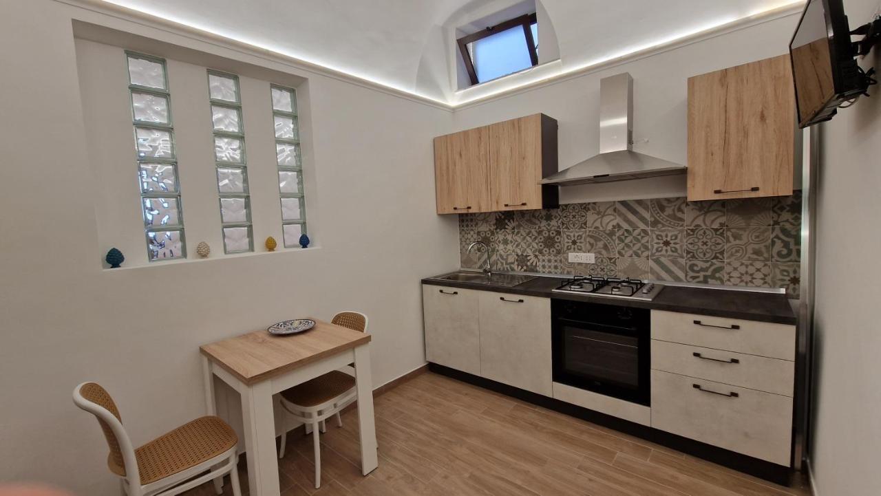 Casa Mary Apartment เชฟาลู ภายนอก รูปภาพ