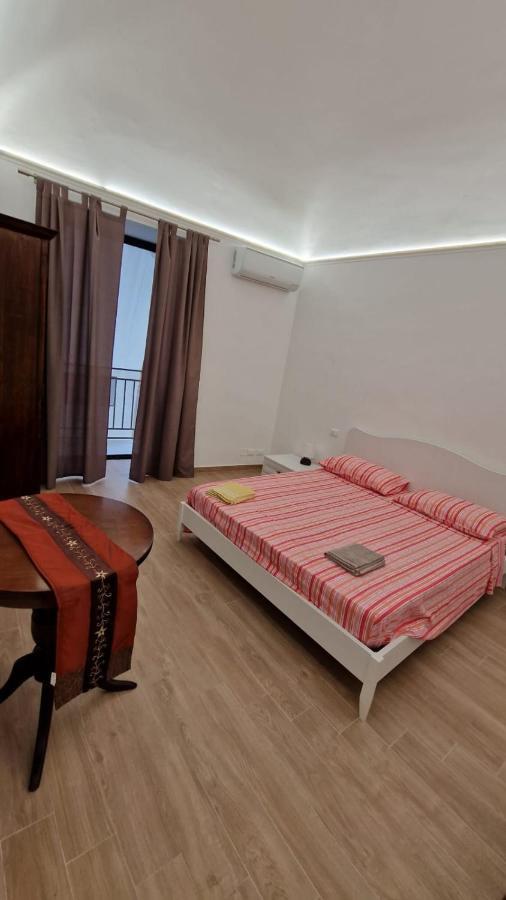 Casa Mary Apartment เชฟาลู ภายนอก รูปภาพ